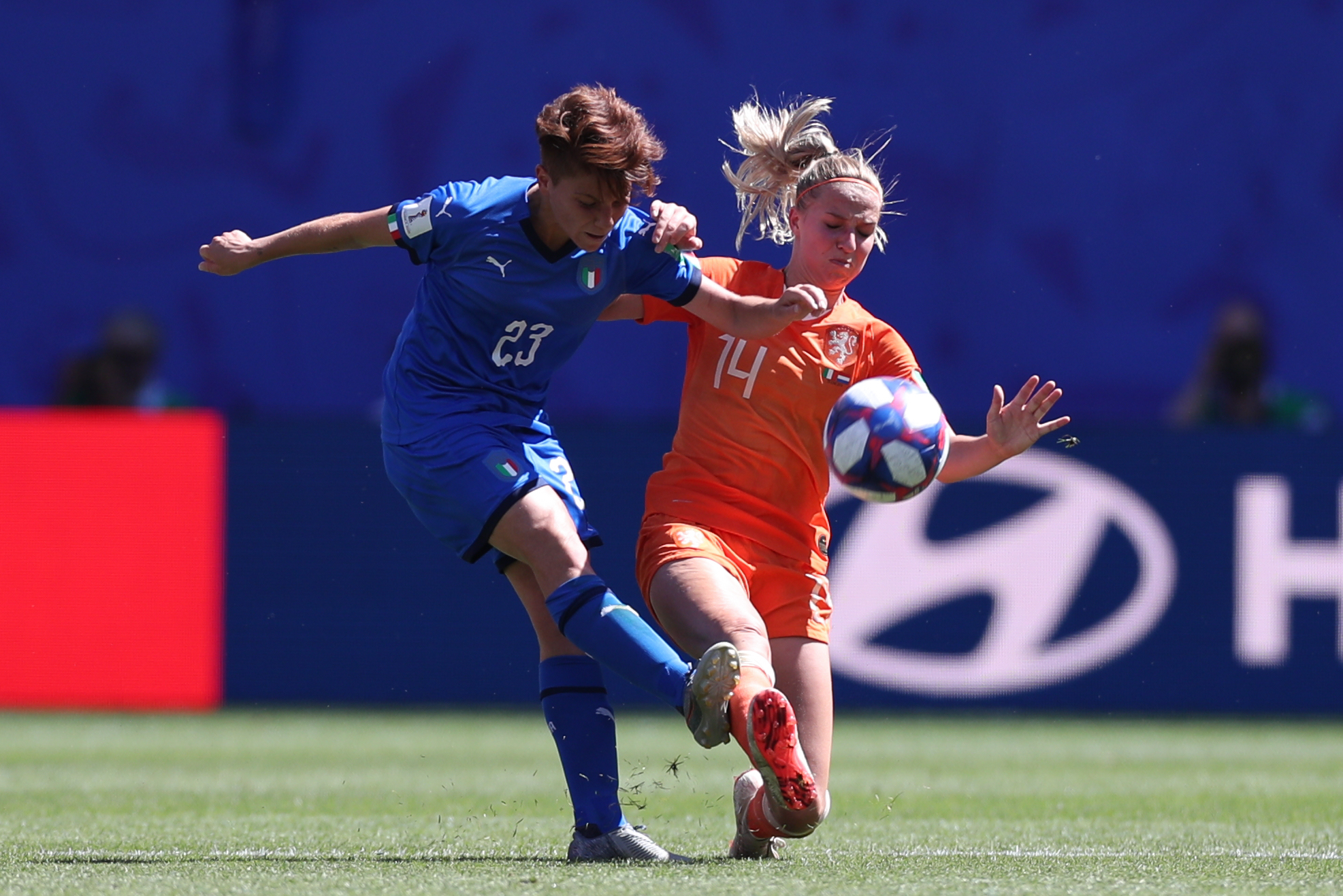 包含瓦朗谢纳客场不敌,遭遇领先优势缩小的词条 包含瓦朗谢纳客场不敌,遭遇领先优势缩小的词条