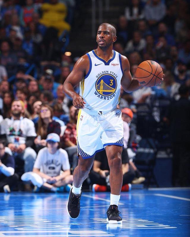 雷霆球员克里斯·保罗成功签约西部冠军球队的简单介绍