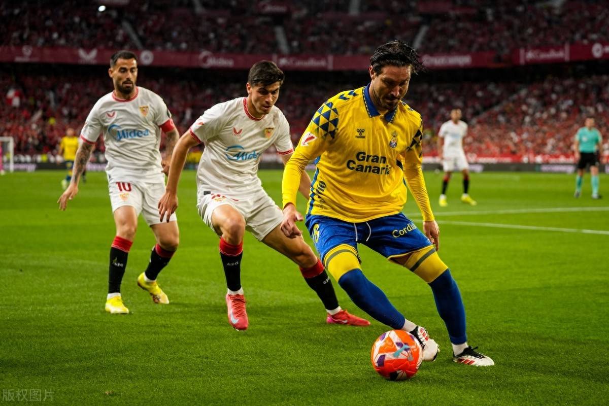 爱游戏在线登录-包含塞维利亚客场胜利，淘汰赛希望一线明朗的词条