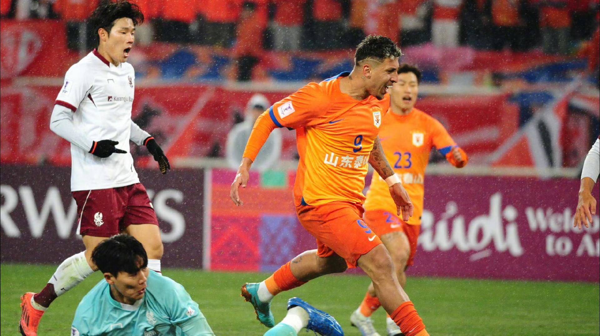 爱游戏官网-球员们在比赛中奋勇拼搏赢得掌声