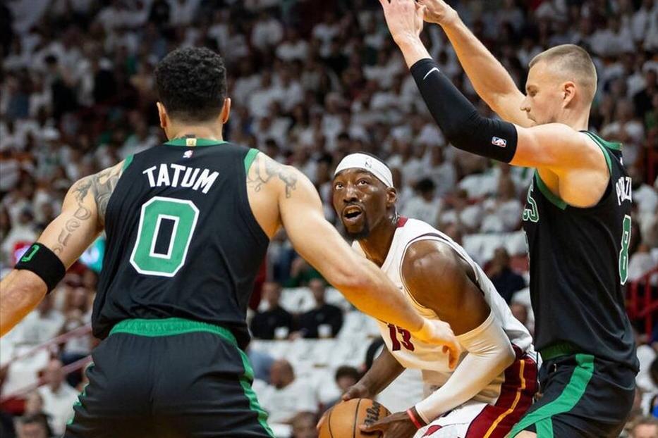 爱游戏网页版-实力对决：球队技战术抢眼出众