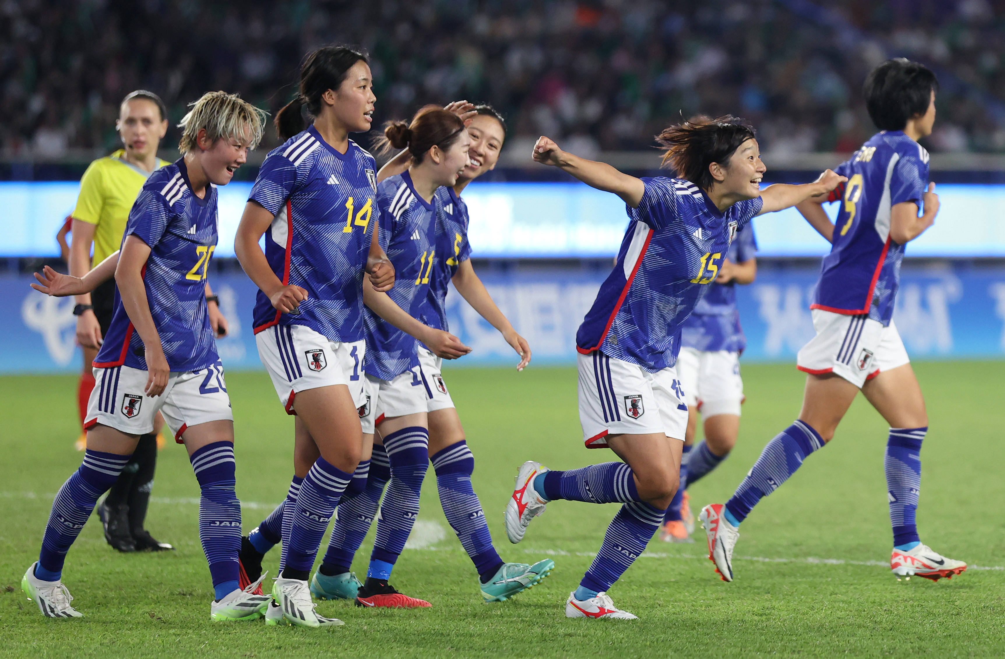 爱游戏在线登录-世界杯热身赛：国际女足再度露锋芒的简单介绍