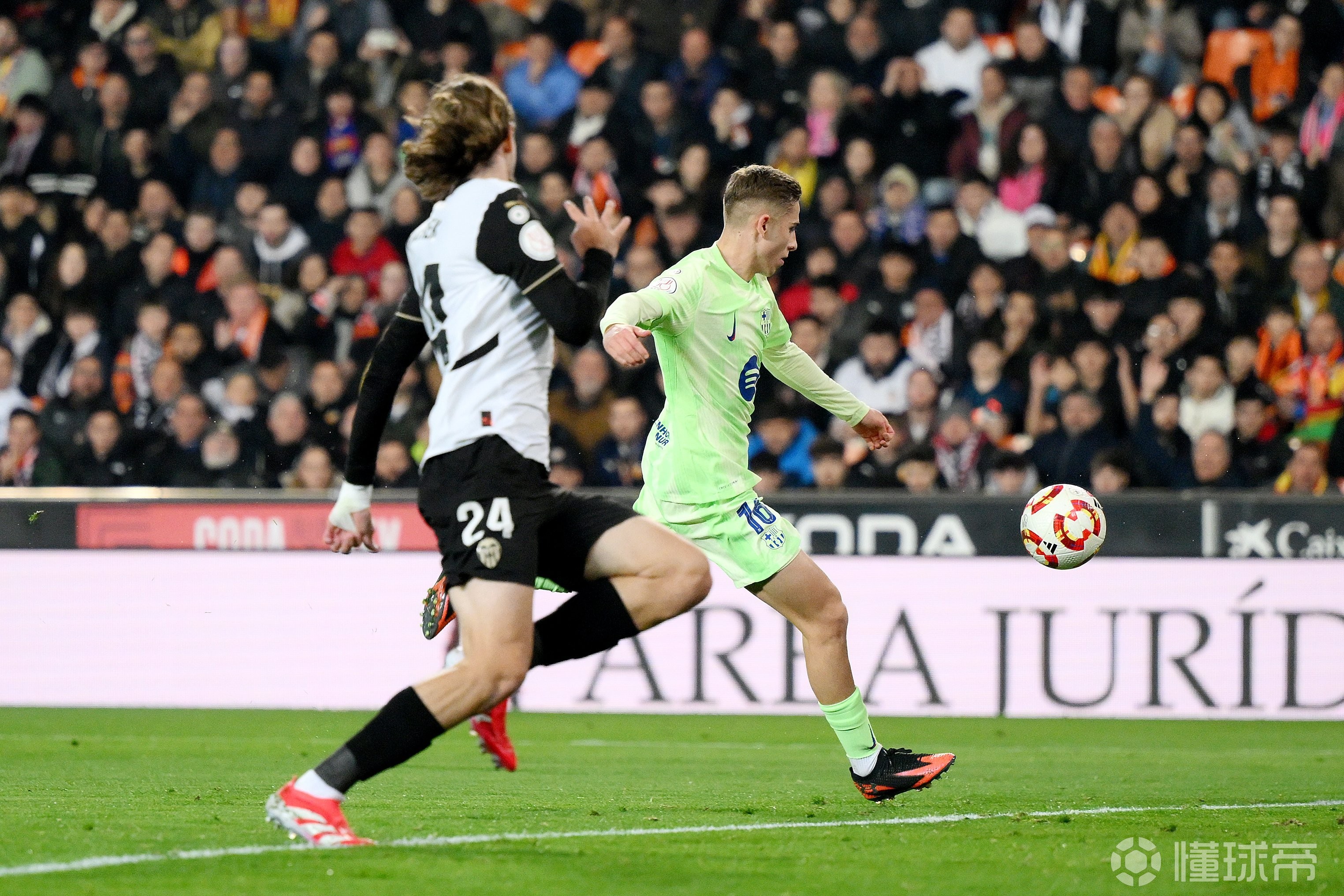 巴萨球员受伤,对球队士气造成不小打击 巴萨球员受伤,对球队士气造成不小打击