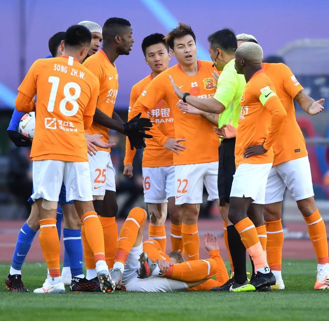 期盼落幕热训练需求,球队搏命践行教练团队约定的简单介绍 期盼落幕热训练需求,球队搏命践行教练团队约定的简单介绍