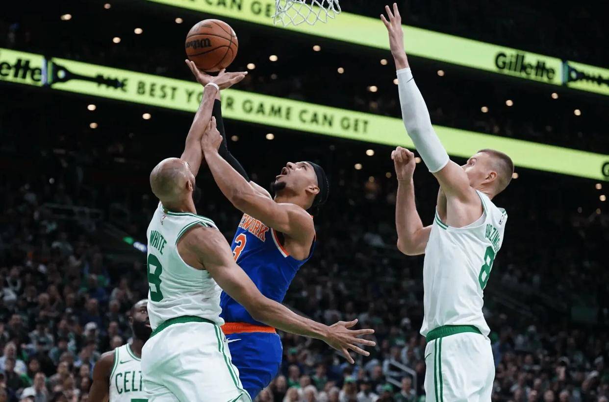 斯洛伐克队奋勇拼搏,欧预赛夺冠机会不容忽视 斯洛伐克队奋勇拼搏,欧预赛夺冠机会不容忽视