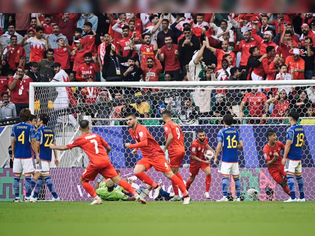 爱游戏-包含世界各地球队角逐重要足球赛场的词条