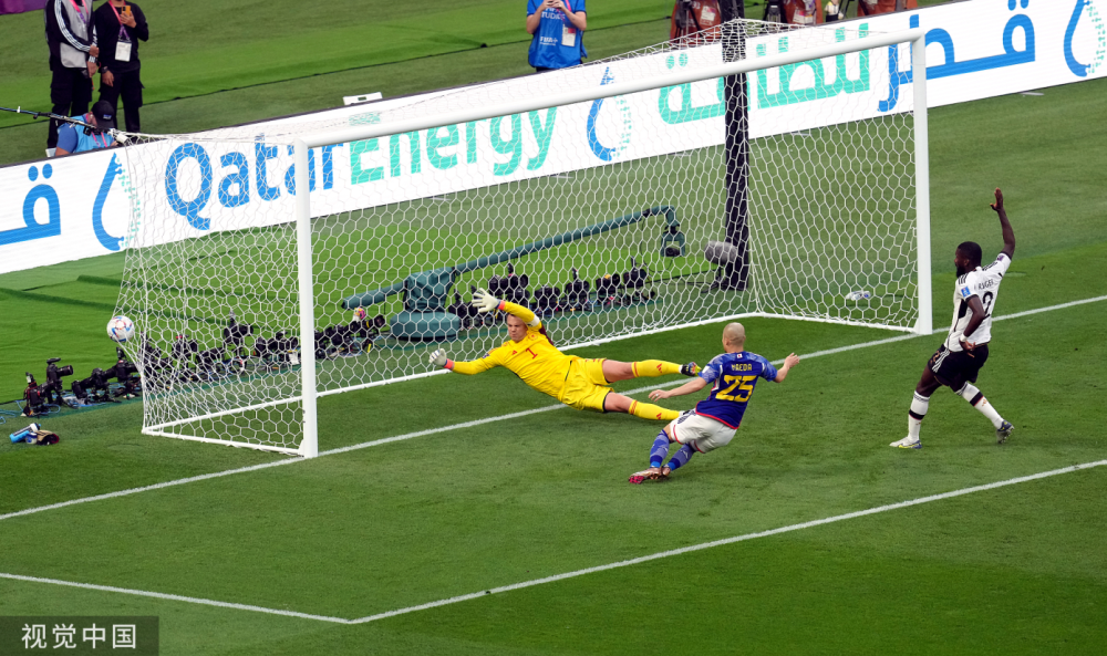 乒乓球赛场德国队逆转胜韩国队