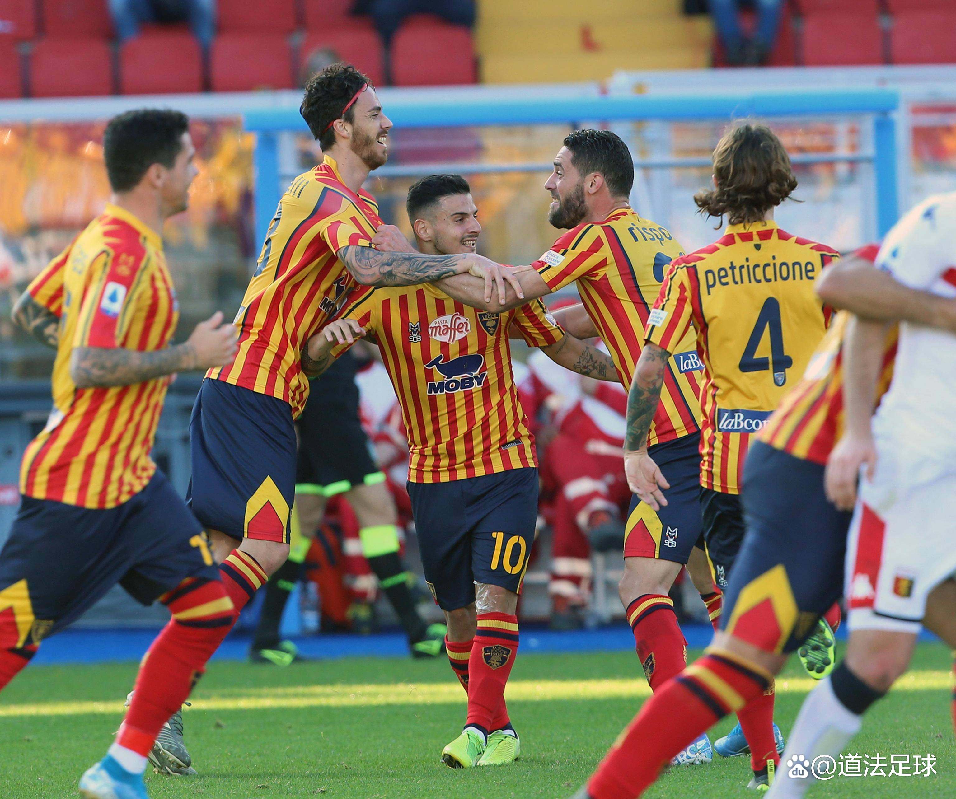 包含佛罗伦萨主场大胜，中游稳定排名的词条