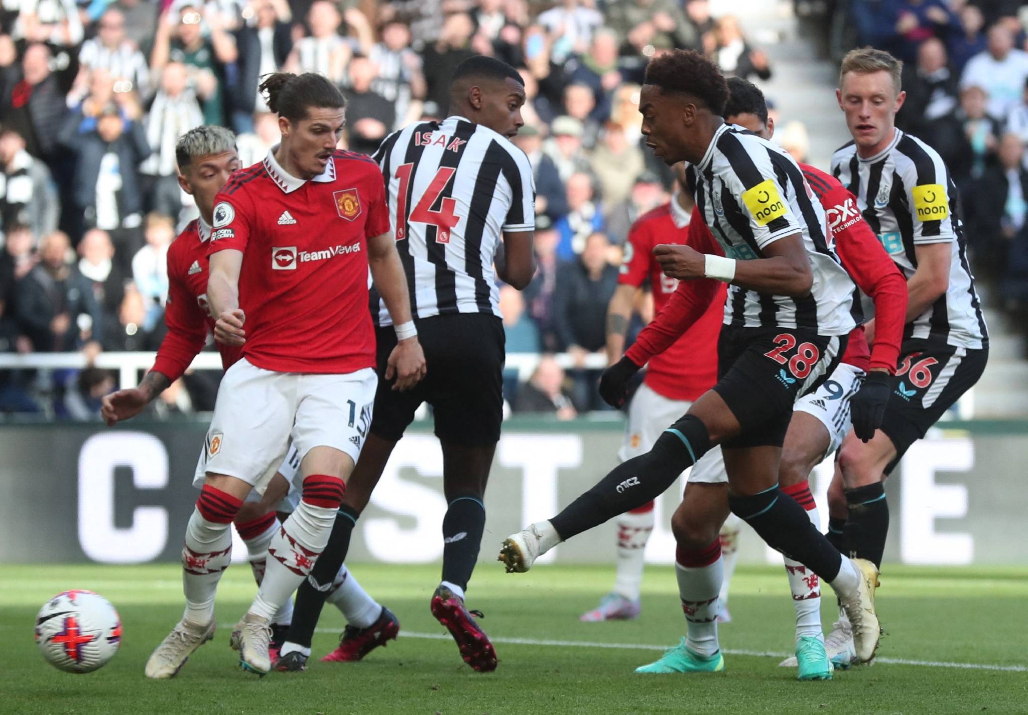 爱游戏app下载-巴黎主场碾压南安普顿，豪取五连胜