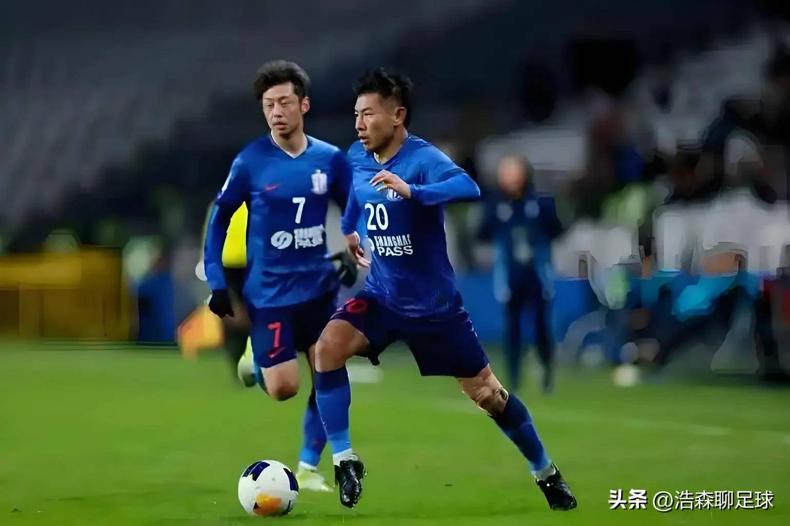 爱游戏官网-包含上海申花为夺冠展现出色表现，努力缩小差距的词条