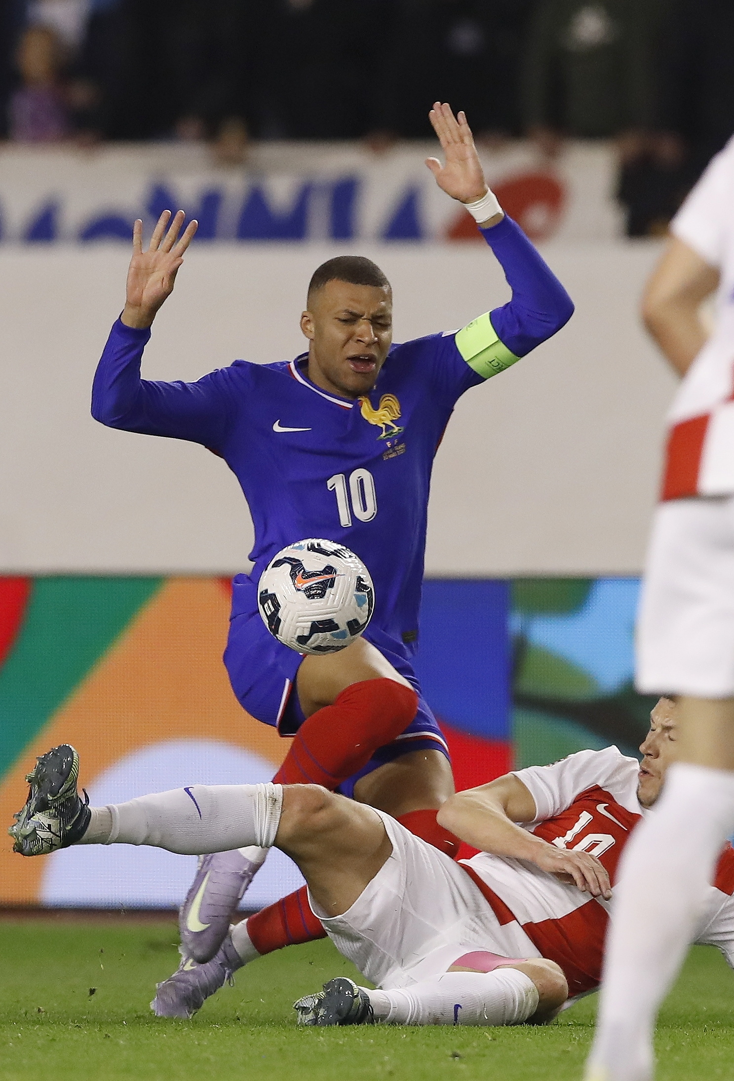 爱游戏中国官网-克罗地亚迎战瑞典，获得宝贵的胜利