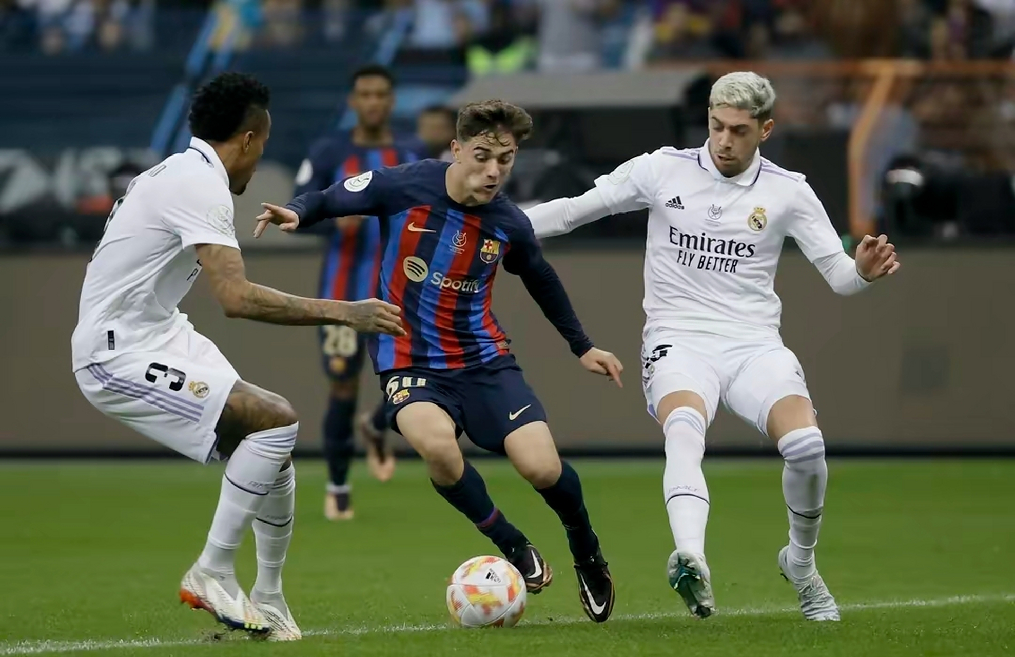 爱游戏在线登录-皇马连胜可期，晋级前路畅通！