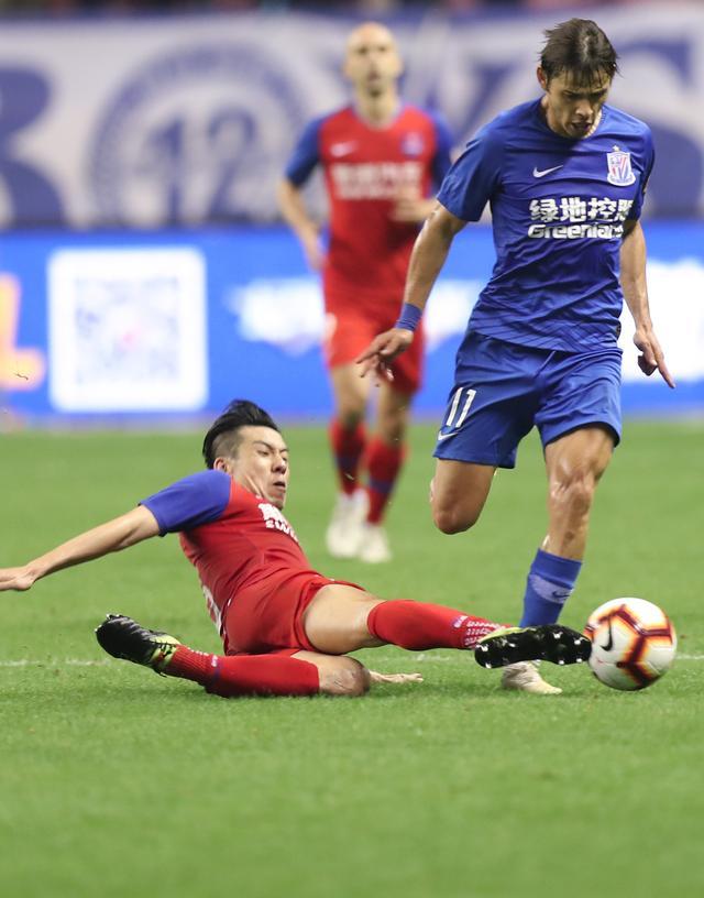 爱游戏入口-关于重庆斯威阻击上海申花，客场拿分惊喜的信息