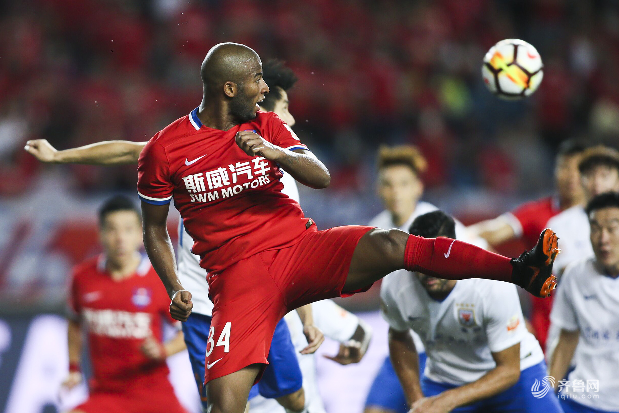 关于重庆斯威阻击上海申花,客场拿分惊喜的信息 关于重庆斯威阻击上海申花,客场拿分惊喜的信息