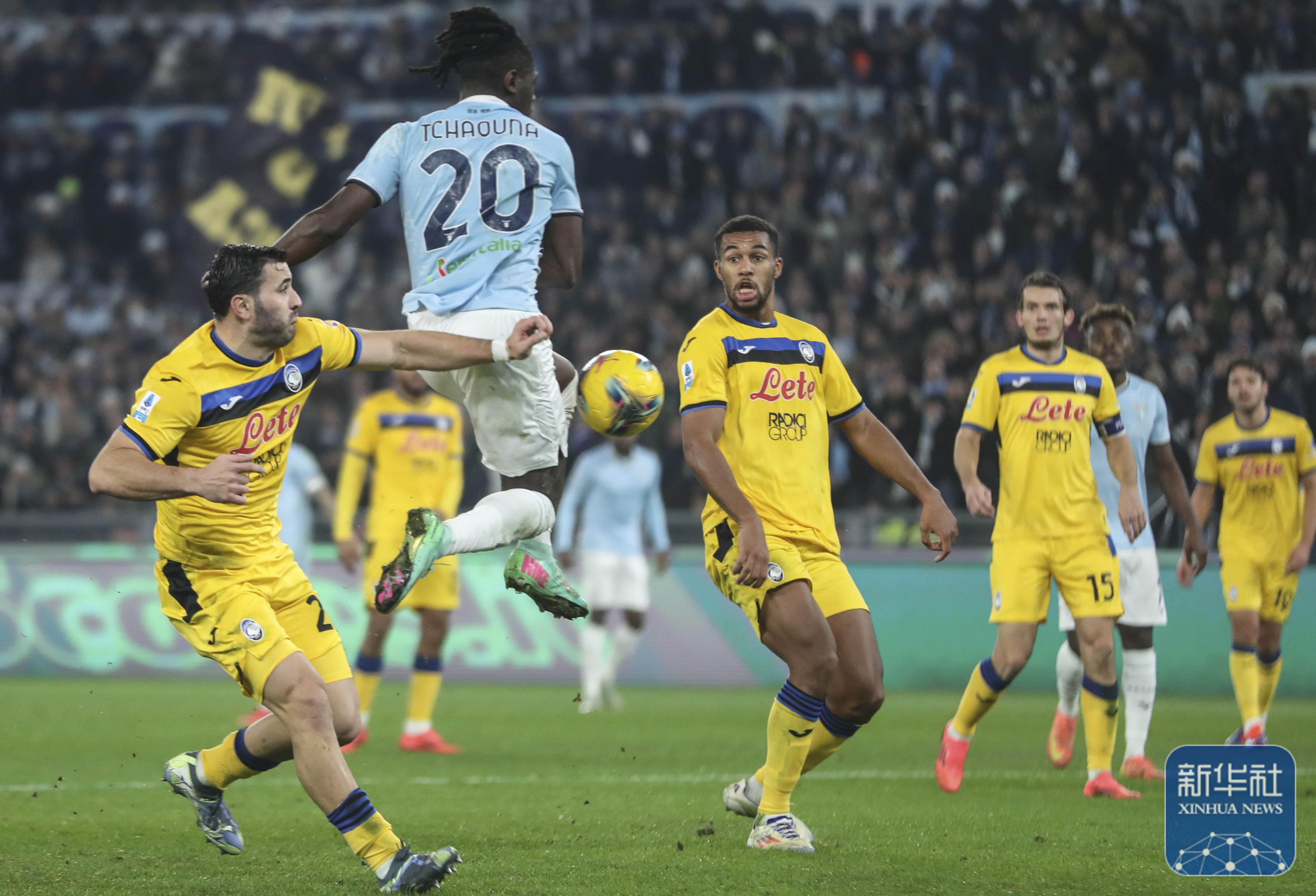 真情足球赛:球员们拼尽全力的搏击的简单介绍 真情足球赛:球员们拼尽全力的搏击的简单介绍