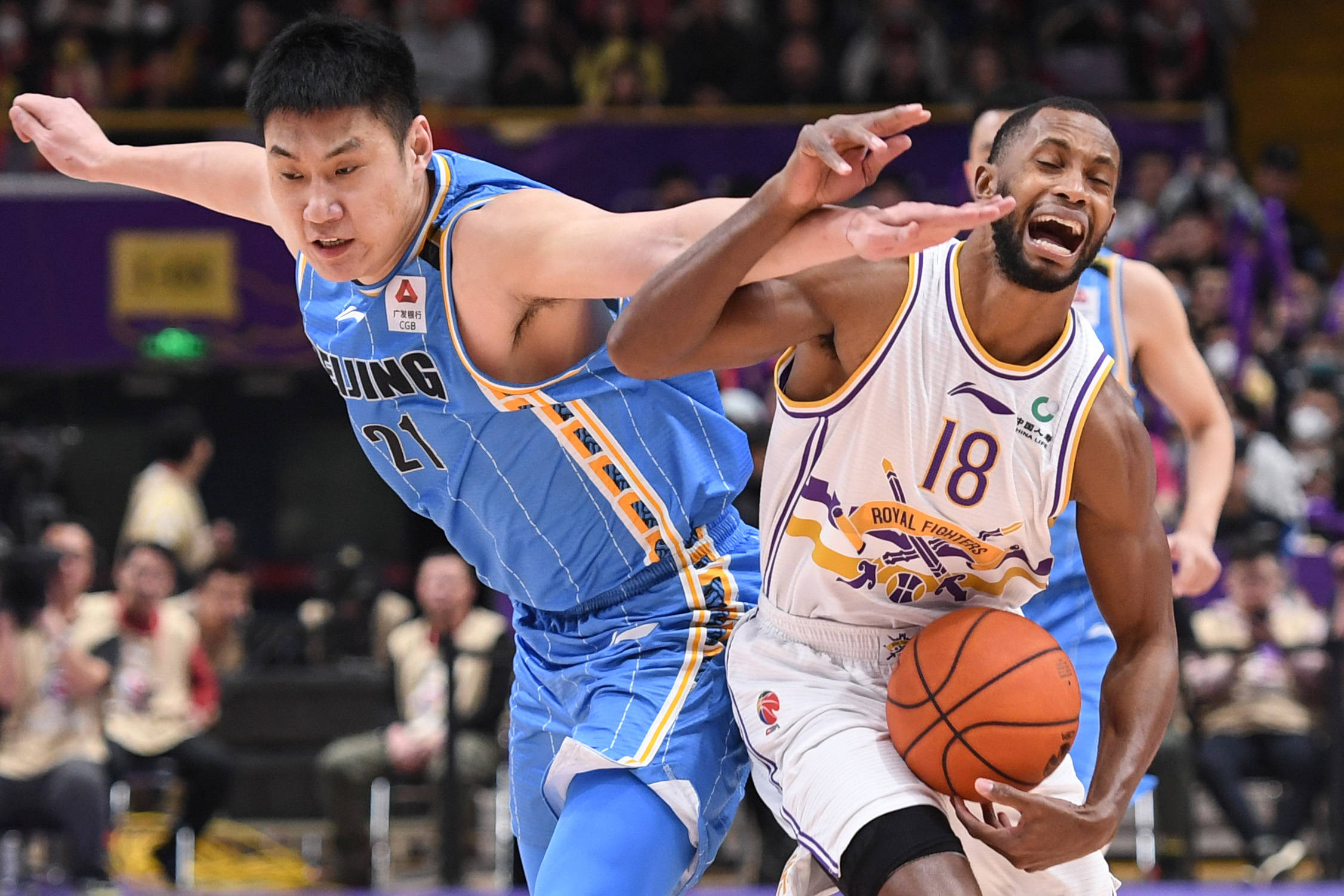 广东队连胜延续,略胜辽宁男篮 广东队连胜延续,略胜辽宁男篮