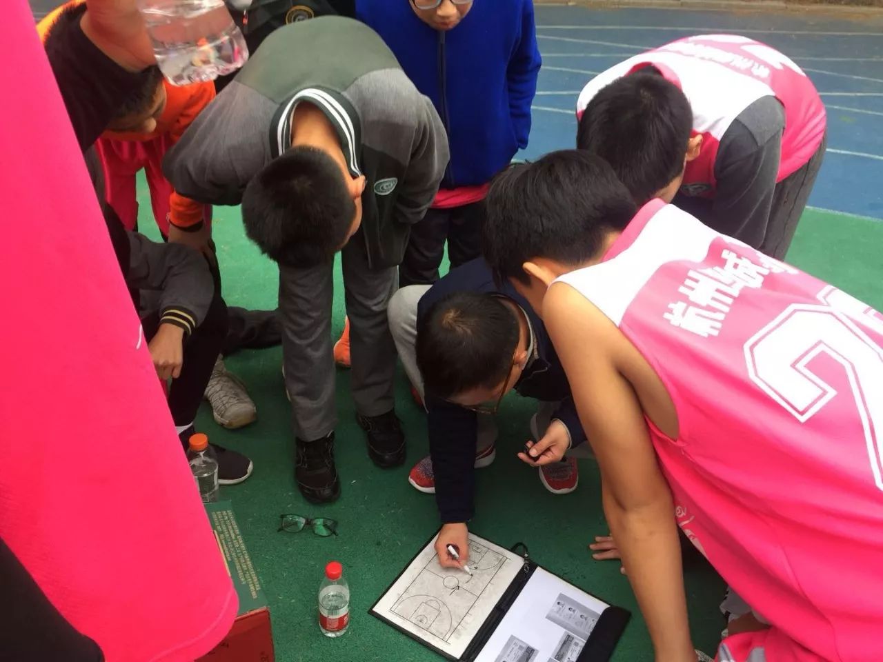 不甘示弱,实力派球员决意反客为主的简单介绍 不甘示弱,实力派球员决意反客为主的简单介绍