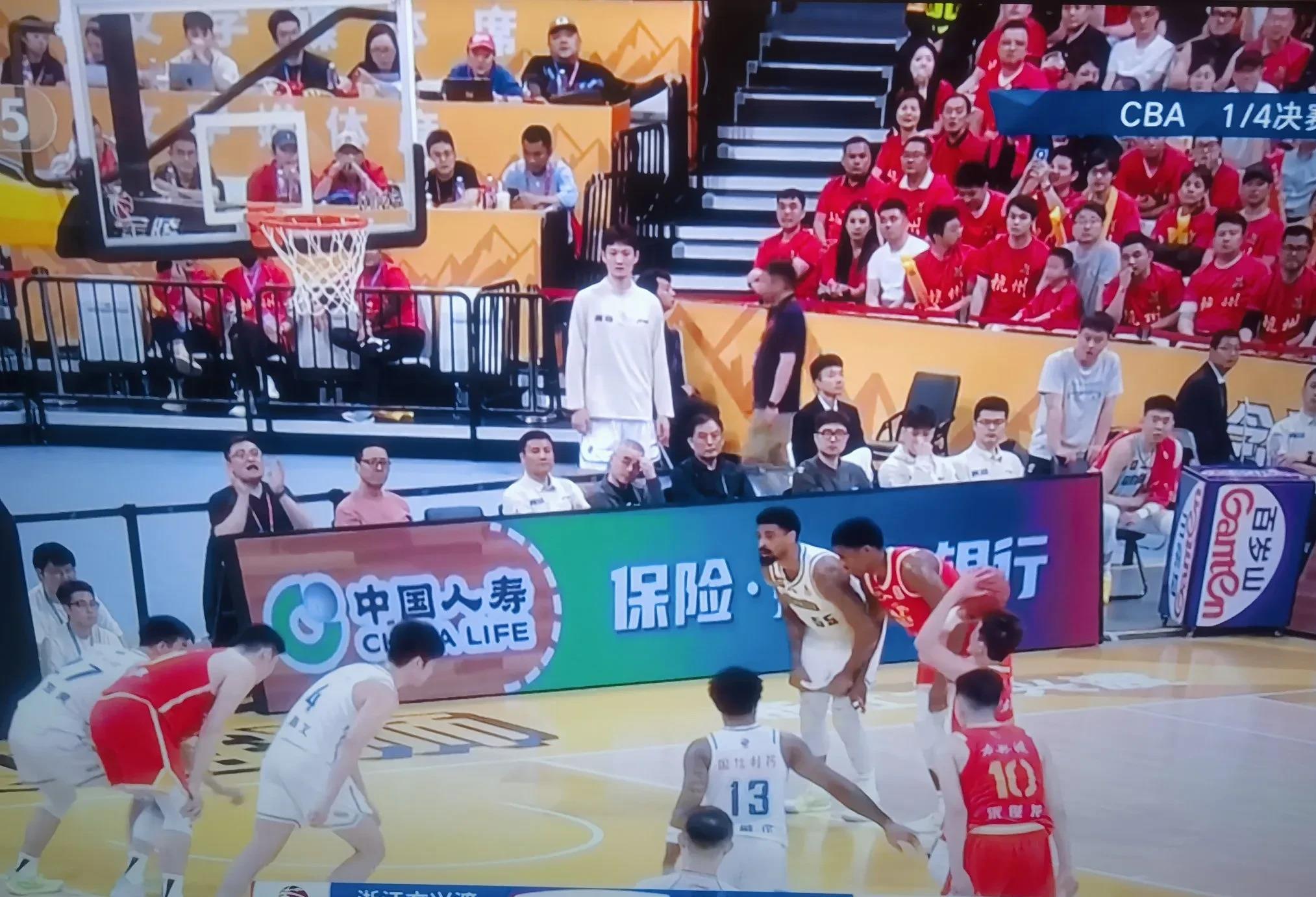 辽宁男篮实现反弹表现,扭转连败颓势 辽宁男篮实现反弹表现,扭转连败颓势