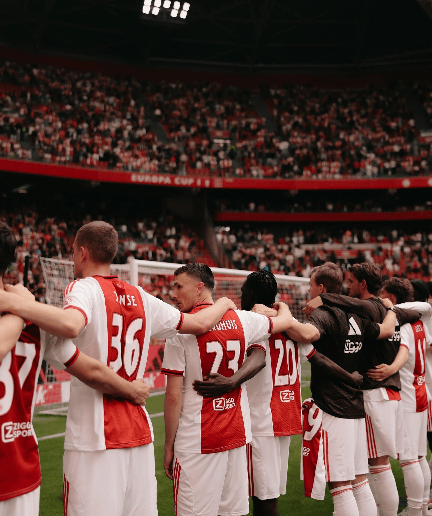 阿贾克斯赢得荷甲冠军创造历史记录 阿贾克斯赢得荷甲冠军创造历史记录