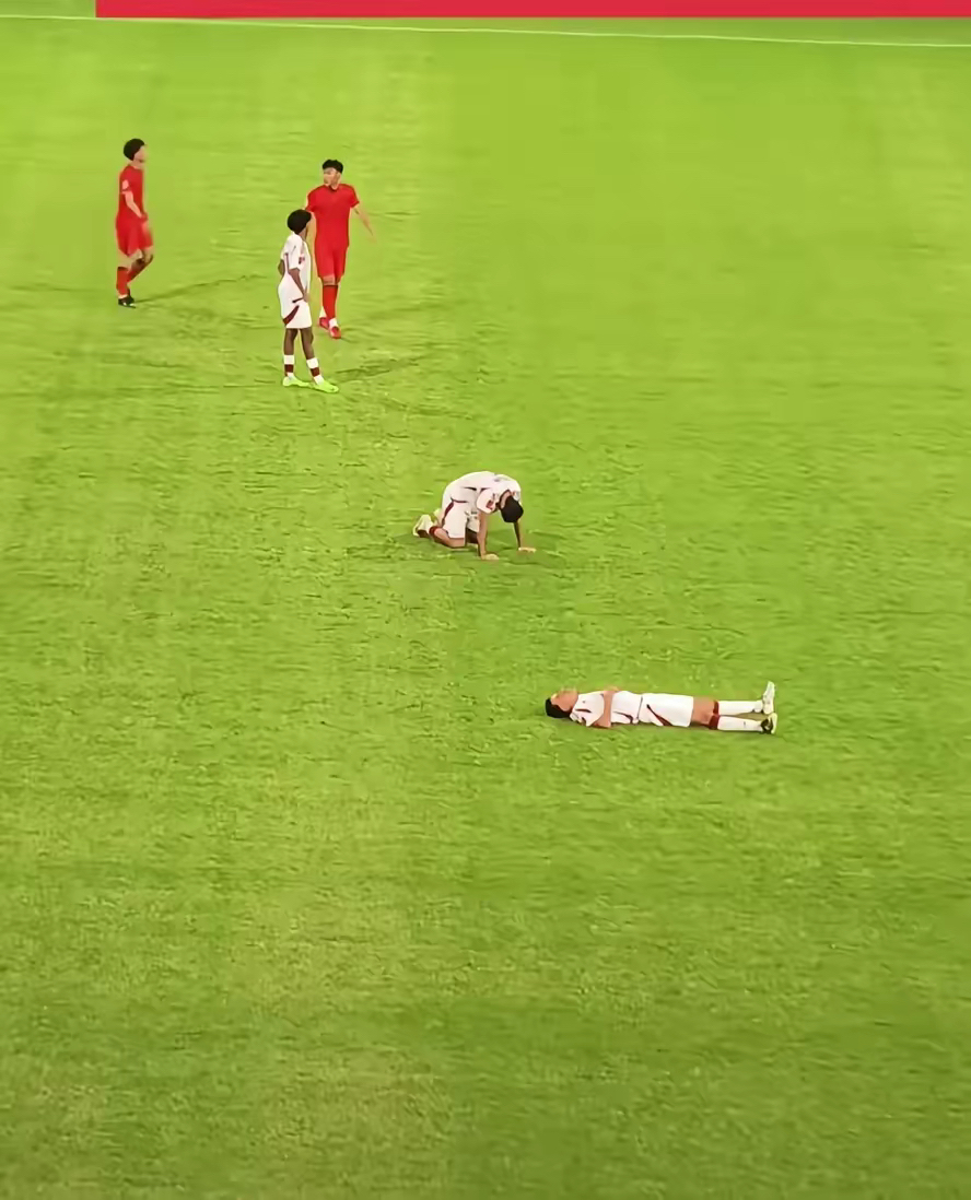 爱游戏官方登录入口-引人入胜的足球比赛让球迷沸腾不已