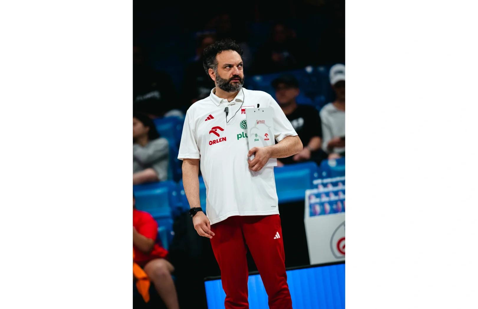 爱游戏-波兰队在激烈比赛中赢得胜利，晋级八强